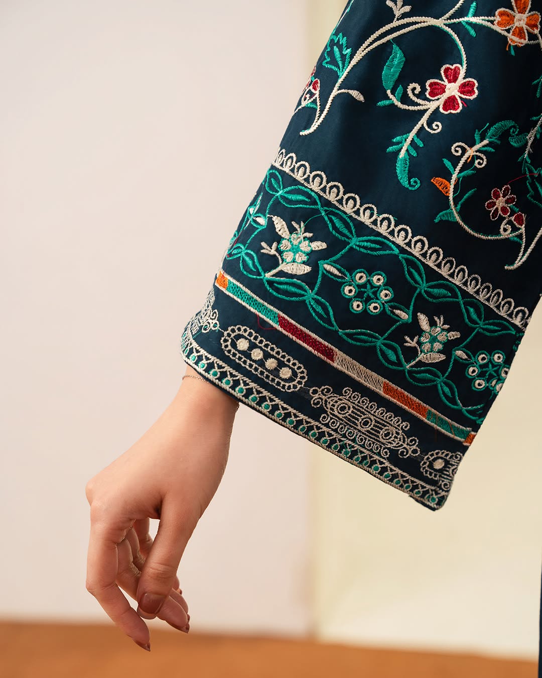 Zarqash 3pc Dress(Farshi Shalwar)