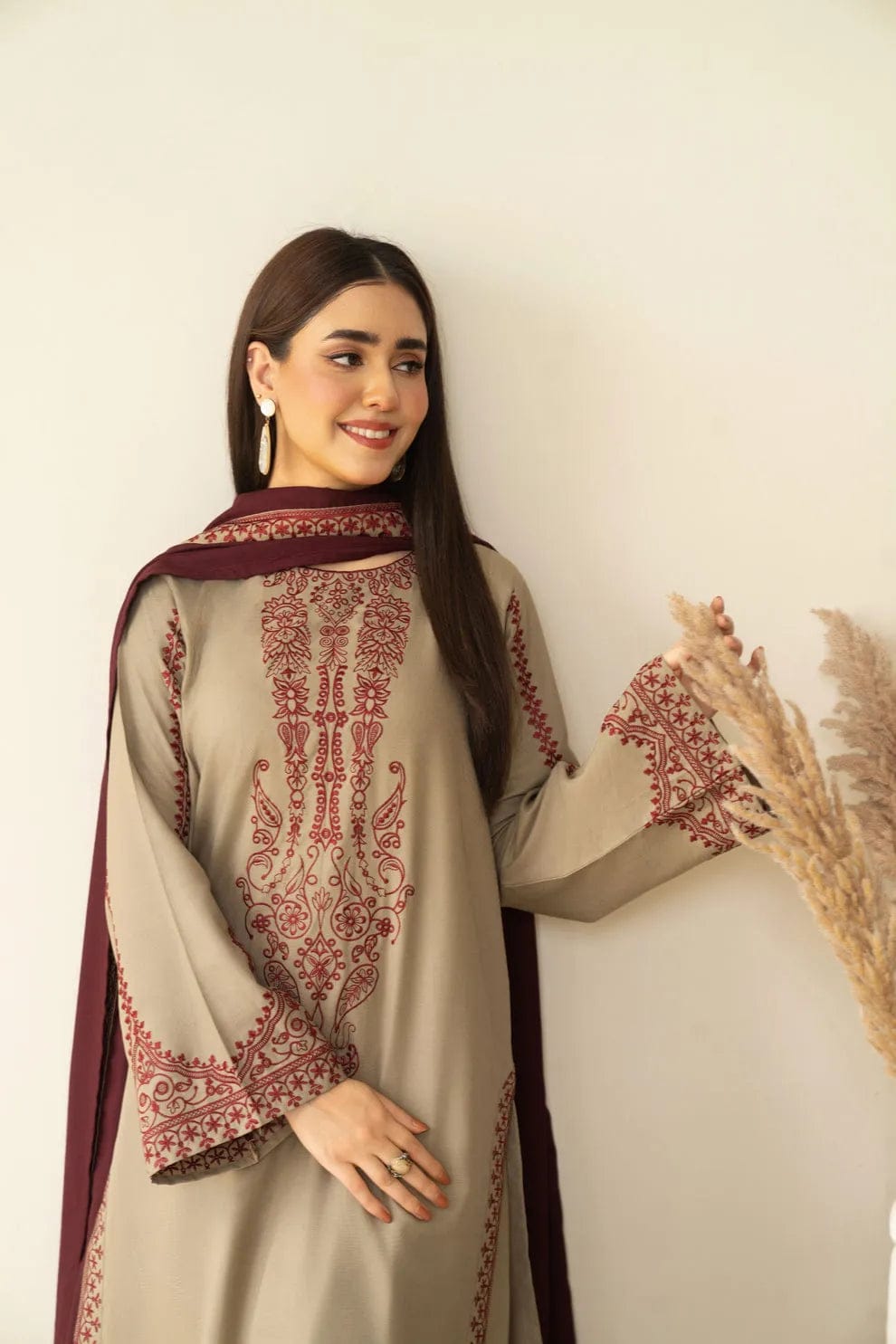 Romaisa Embroidered 3pcs